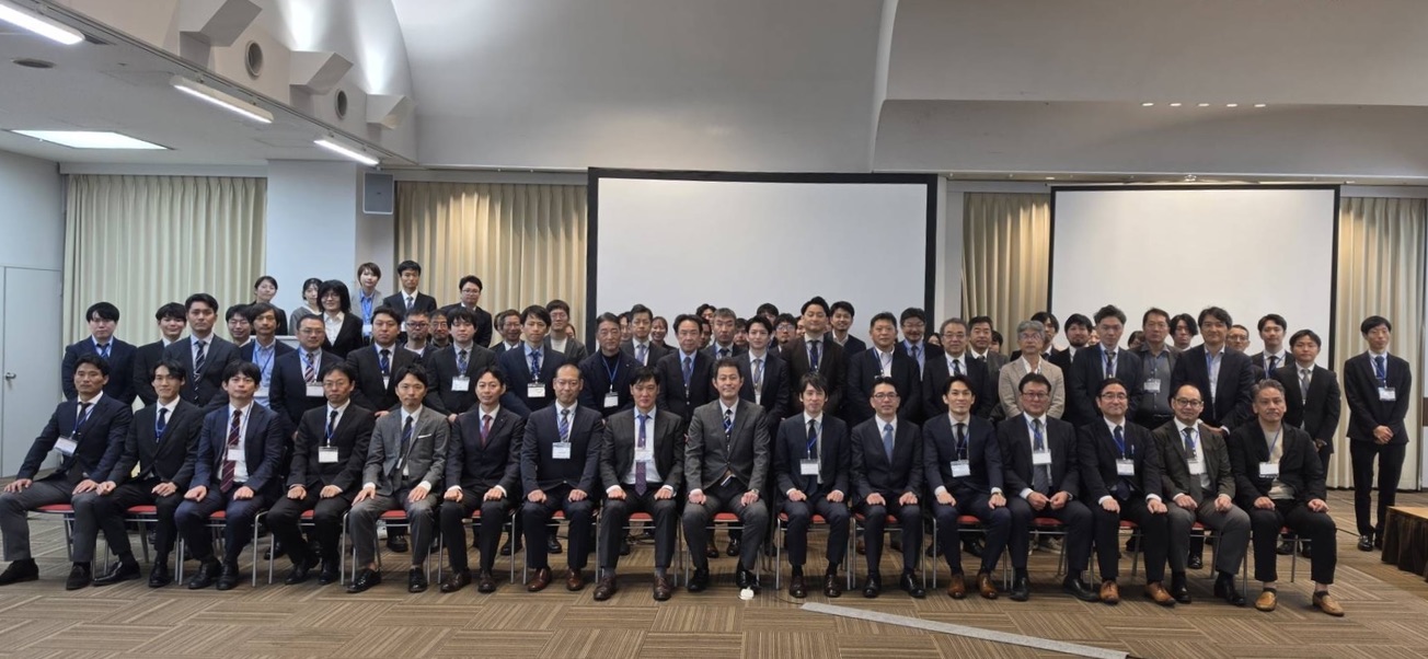 第30回関西MIST研究会の会場で撮影した集合写真